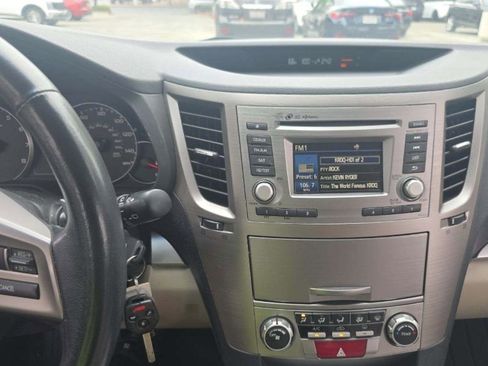 Used 2014 Subaru Outback 2.5i Premium image 7