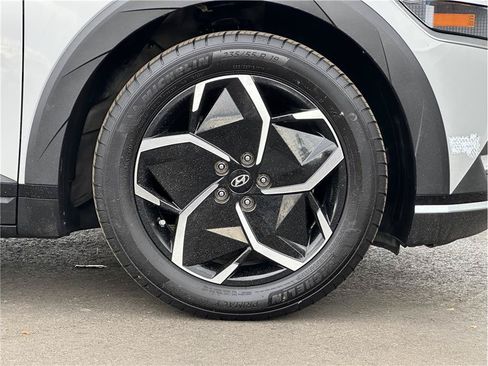 Used 2024 Hyundai Ioniq 5 SEL RWD image 25
