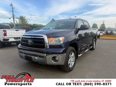 Used 2012 Toyota Tundra 4x4 CrewMax w/ SR5 Pkg image 4