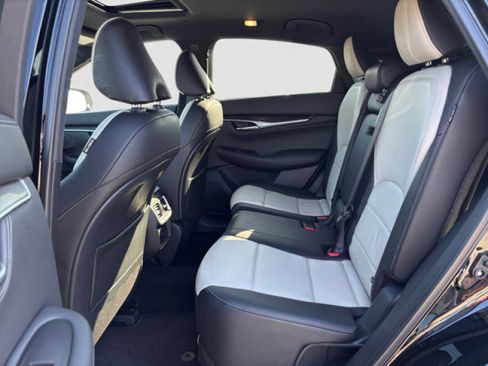 Certified 2025 INFINITI QX55 Luxe image 17