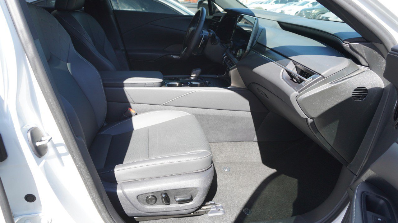 Used 2025 Lexus RX 350 Premium w/ Convenience Package FWD image 11