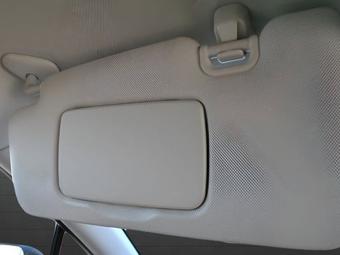 Used 2023 Subaru Crosstrek 2.0i image 10