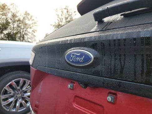 Used 2019 Ford Edge ST w/ Equipment Group 401A image 6