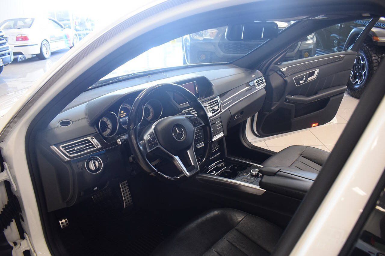 Used 2016 Mercedes-Benz E 400 Sedan image 19
