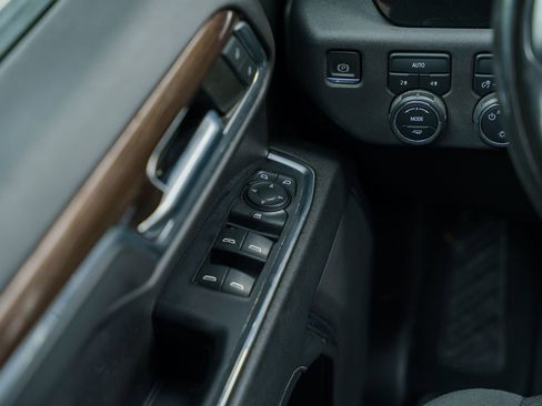 Used 2023 Chevrolet Silverado 1500 LT AWD/4WD image 29