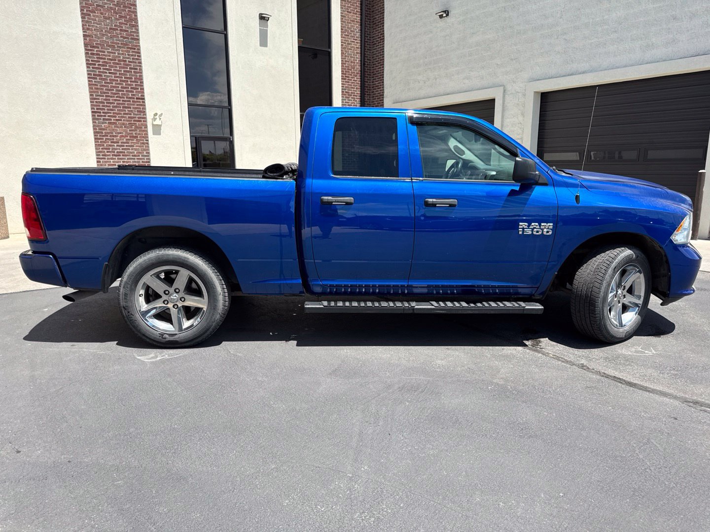 Used 2018 RAM 1500 Express AWD/4WD image 9