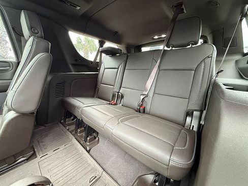 Used 2023 GMC Yukon XL Denali w/ Denali Reserve Package RWD image 12