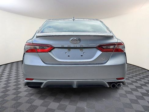 Used 2023 Toyota Camry SE image 5