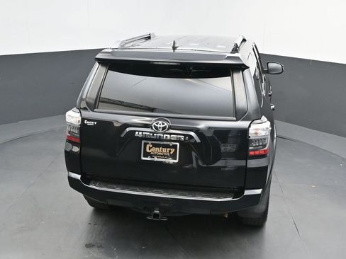 Used 2017 Toyota 4Runner SR5 AWD/4WD image 29