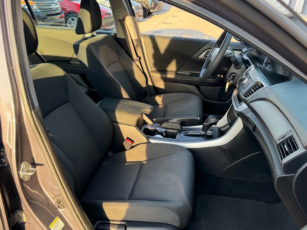 Used 2015 Honda Accord LX image 17