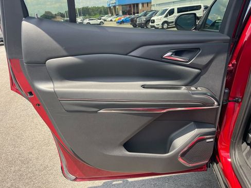 Used 2024 Chevrolet Traverse RS w/ LPO, Floor Liner Package image 30