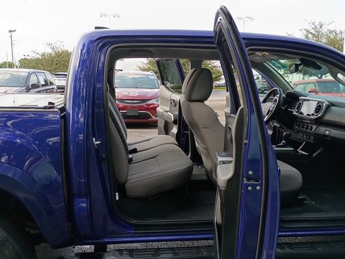 Used 2023 Toyota Tacoma SR5 AWD/4WD image 15