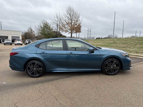 Used 2025 Toyota Camry XSE image 7