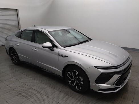 Used 2025 Hyundai Sonata SEL FWD image 11