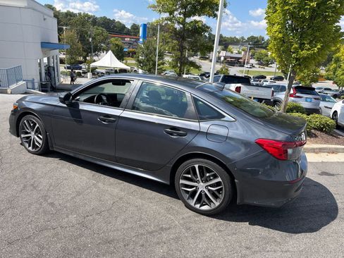 Used 2023 Honda Civic Touring image 8