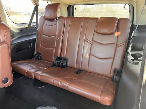 Used 2018 Cadillac Escalade ESV Premium Luxury image 30