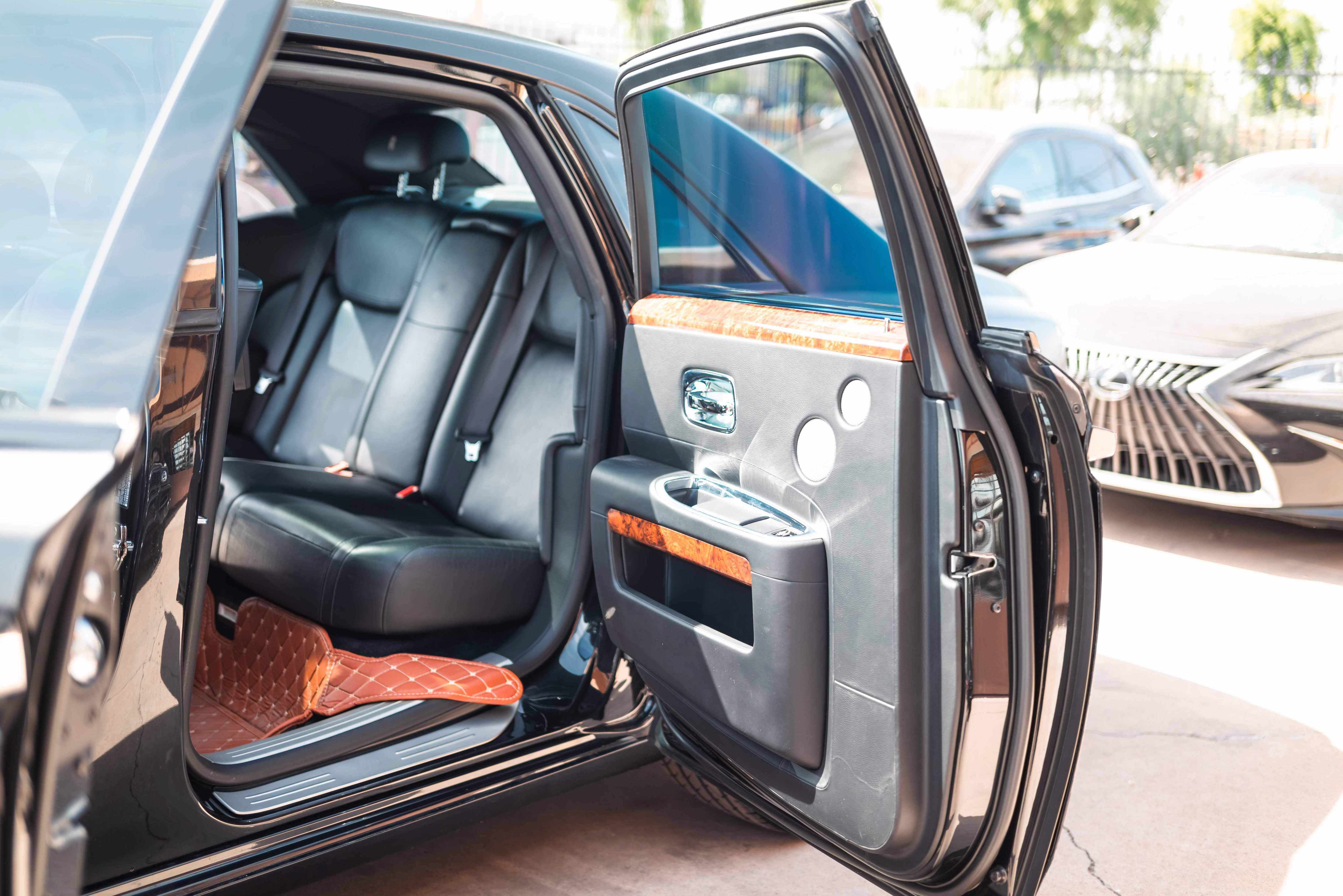 Used 2015 Rolls-Royce Ghost RWD image 14