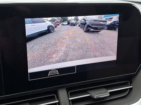 Used 2024 Chevrolet Trax LS w/ LS Convenience Package FWD image 17