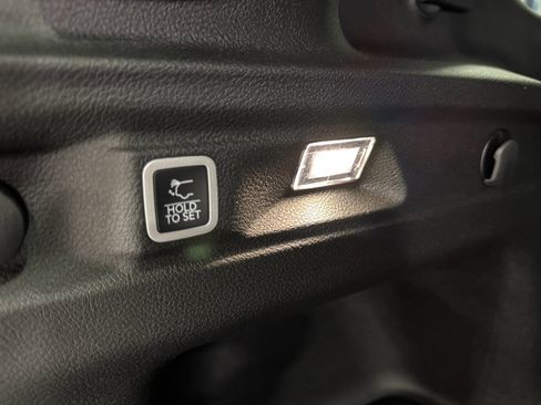 New 2025 Jeep Grand Cherokee L Altitude image 10