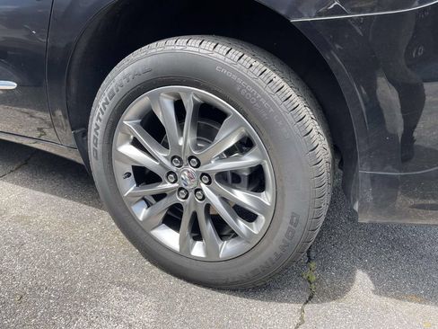 Used 2023 Buick Enclave Avenir w/ Avenir Technology Package FWD image 3