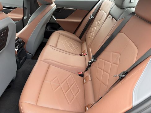 Certified 2025 BMW 530i w/ Premium Package image 24