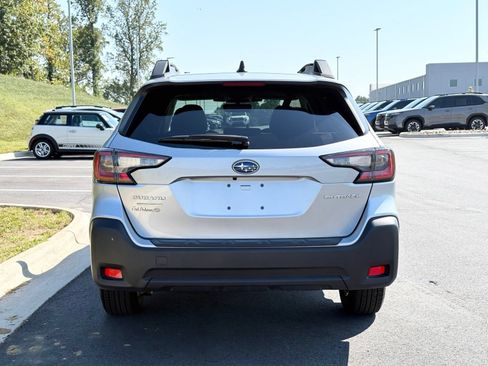 Certified 2025 Subaru Outback Premium w/ Popular Package #1 AWD/4WD image 10