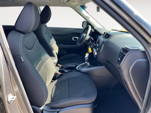 Used 2014 Kia Soul FWD image 18