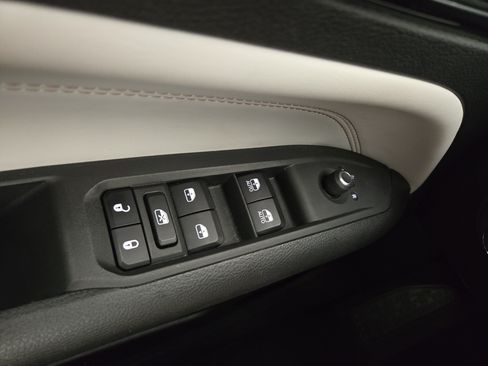Used 2022 Jeep Compass Limited AWD/4WD image 30
