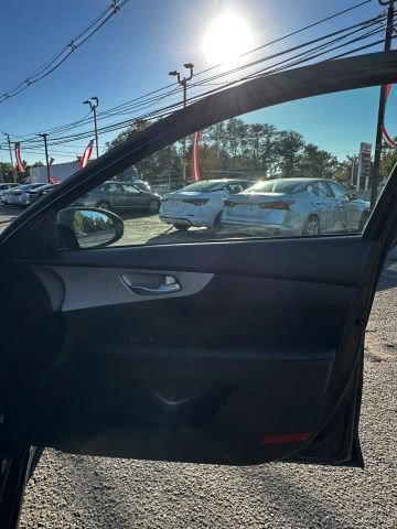 Used 2024 Kia Forte LXS FWD image 7