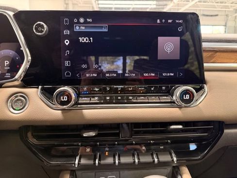 Used 2025 GMC Canyon Denali AWD/4WD image 37