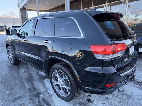 Used 2019 Jeep Grand Cherokee Overland image 3