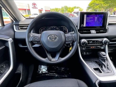 Used 2024 Toyota RAV4 LE image 6