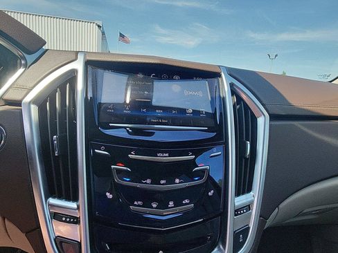 Used 2016 Cadillac SRX Luxury image 13