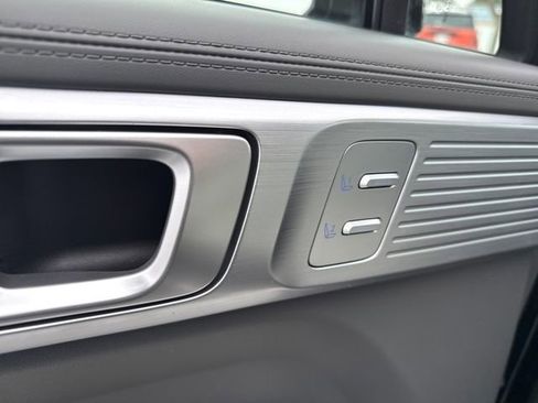 Certified 2025 Hyundai Santa Fe Calligraphy image 11