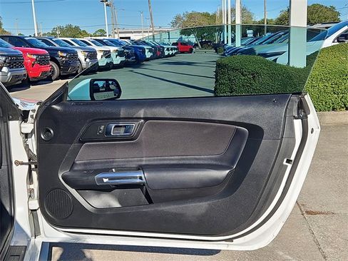 Used 2020 Ford Mustang Coupe image 9