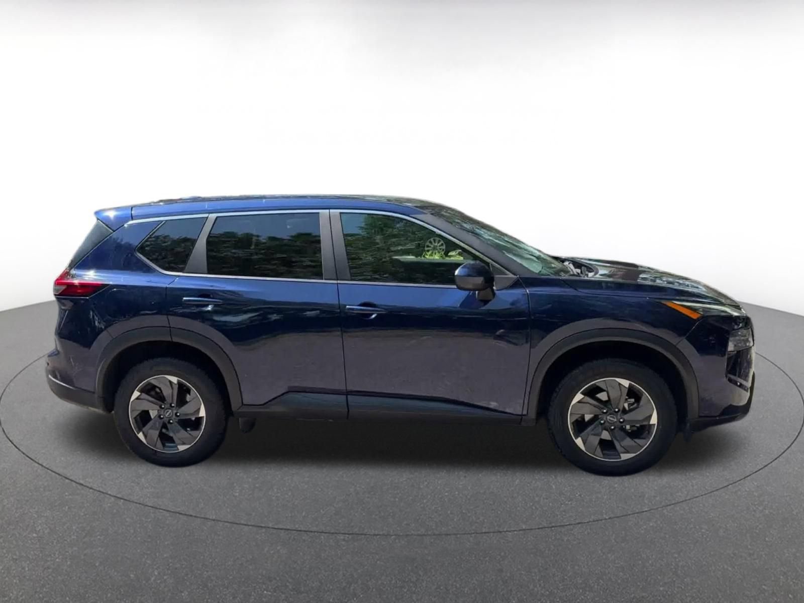 Used 2025 Nissan Rogue SV FWD image 15