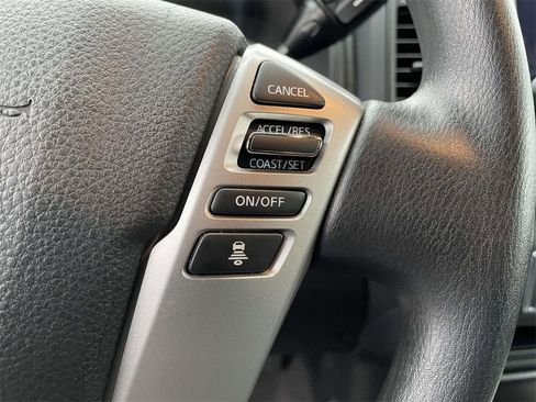 Used 2024 Nissan Titan SV image 19