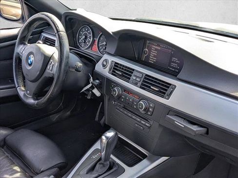 Used 2011 BMW 328i Convertible image 17