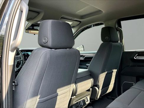 Used 2023 Chevrolet Silverado 1500 LT AWD/4WD image 18