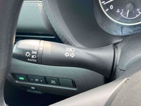 Used 2025 Nissan Sentra SV FWD image 13
