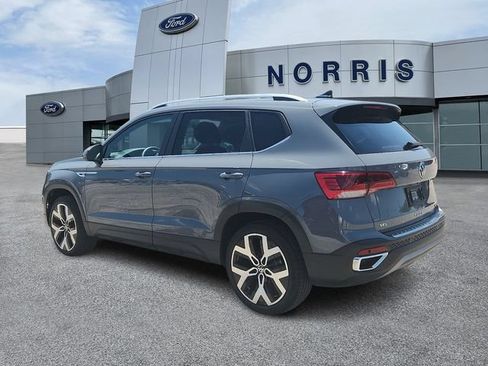 Used 2023 Volkswagen Taos SEL AWD/4WD image 3