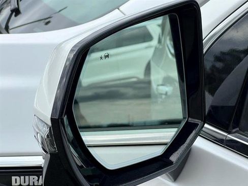 Used 2021 GMC Yukon SLT w/ SLT Premium Package image 12