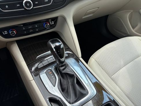 Used 2018 Buick Regal Preferred w/ Driver Confidence Package #1 FWD image 14