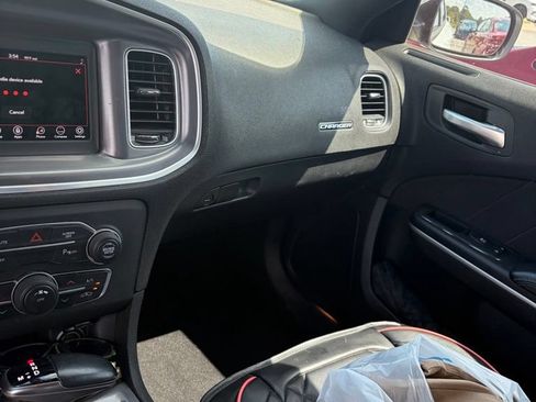 Used 2019 Dodge Charger SXT RWD image 23