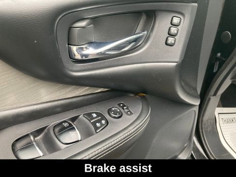 Used 2018 Nissan Murano SL w/ Moonroof Package image 14