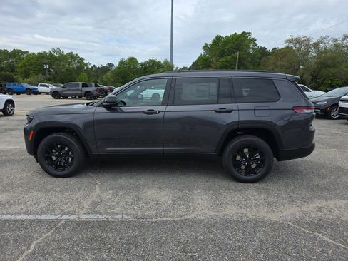 New 2026 Jeep Grand Cherokee L 2WD image 8