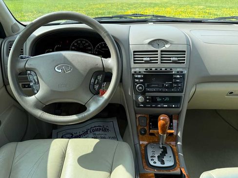 Used 2003 INFINITI I35 w/ Sunroof & Sunshade Pkg FWD image 10