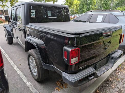 Used 2022 Jeep Gladiator Sport AWD/4WD image 4