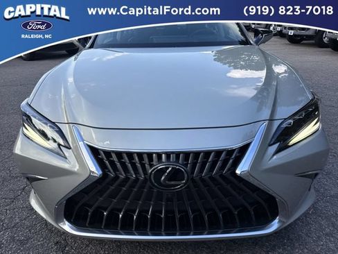 Used 2022 Lexus ES 350 Ultra Luxury w/ Accessory Package 2 FWD image 10