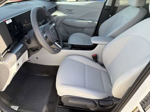 New 2026 Hyundai Kona SE image 13